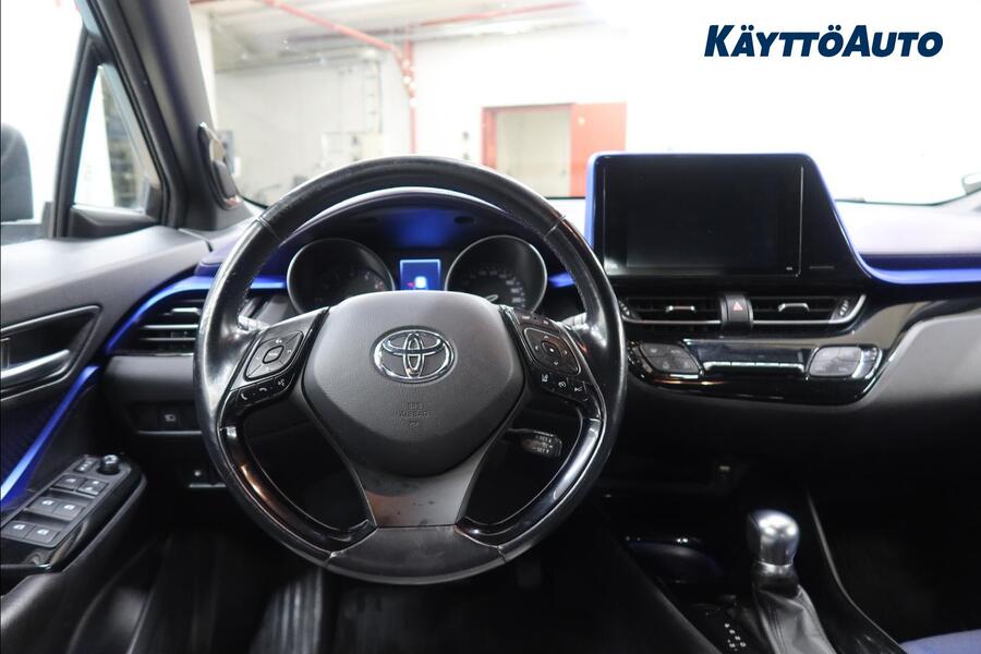 Toyota C-HR vaihtoauto