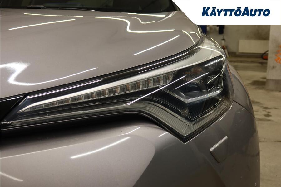 Toyota C-HR vaihtoauto