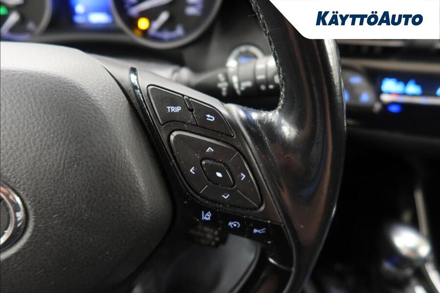 Toyota C-HR vaihtoauto