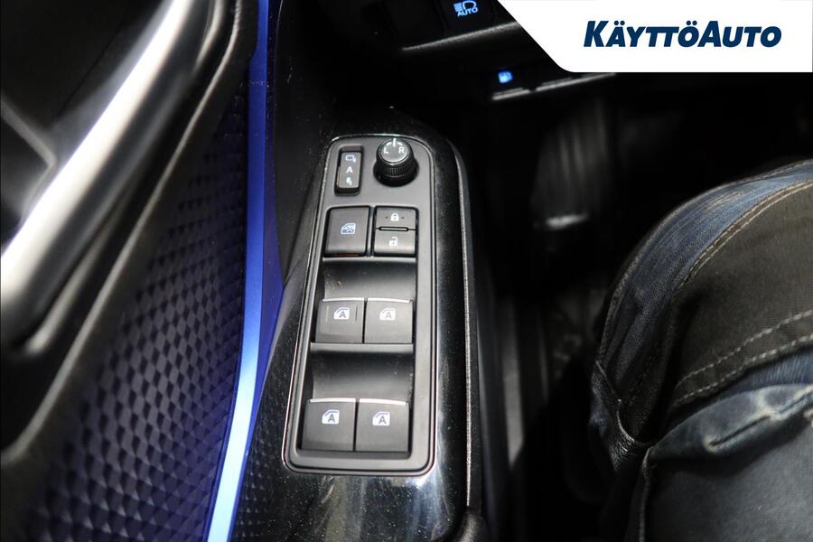 Toyota C-HR vaihtoauto