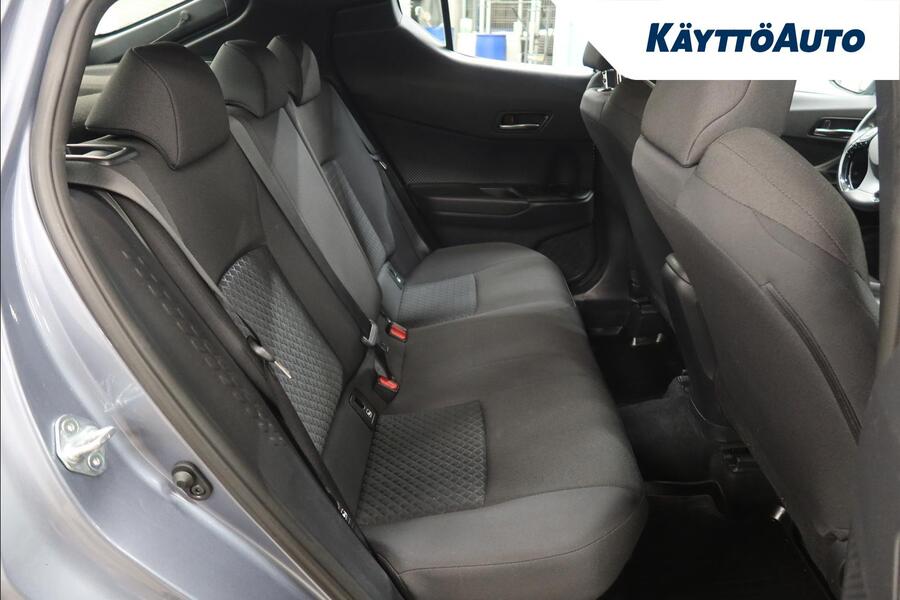 Toyota C-HR vaihtoauto