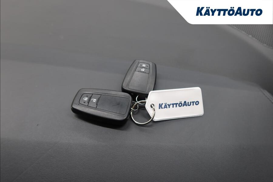 Toyota C-HR vaihtoauto