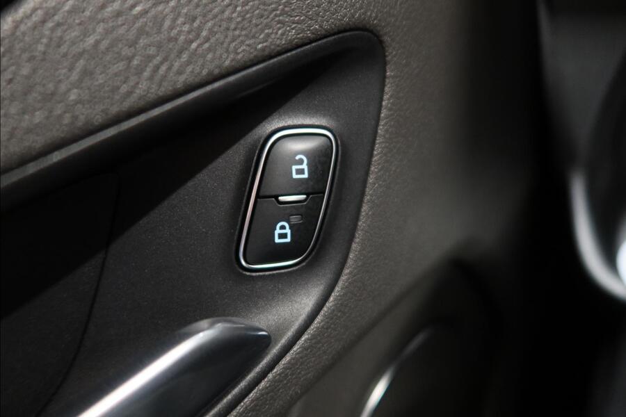 Ford Tourneo Custom vaihtoauto