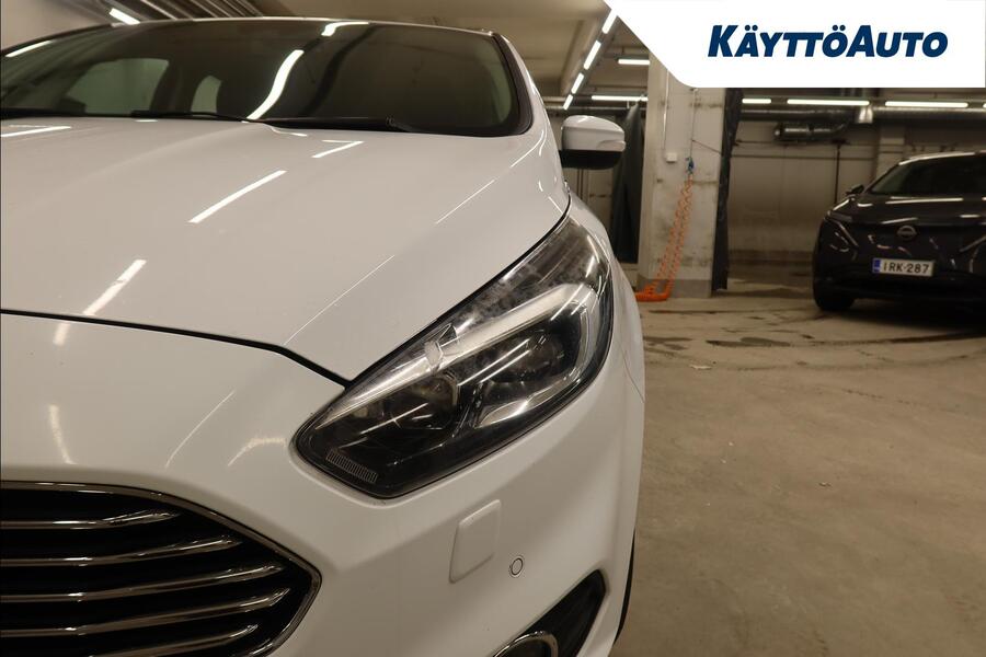 Ford S-MAX vaihtoauto