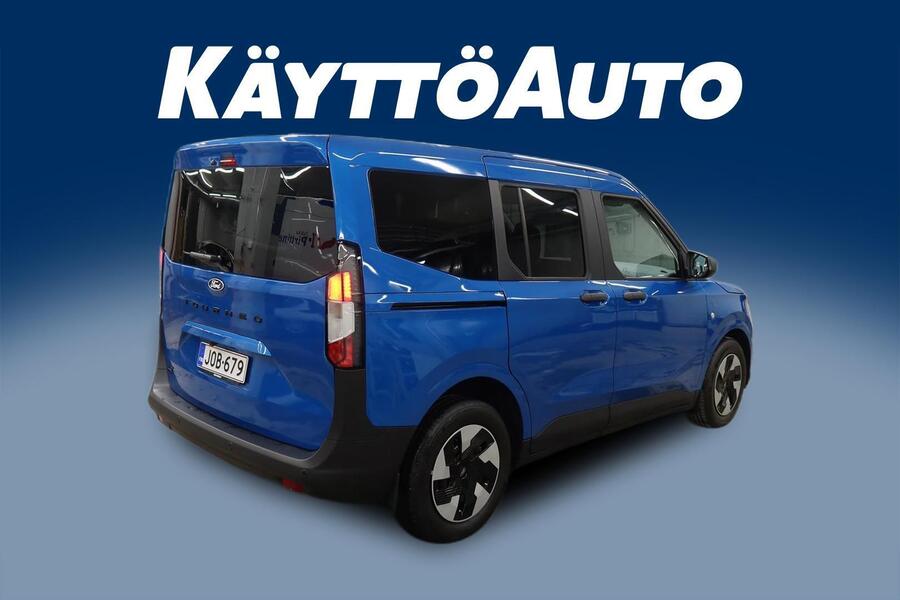 Ford Tourneo Courier vaihtoauto