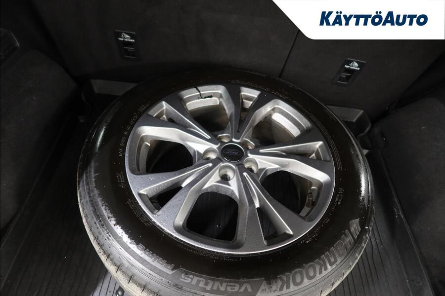 Ford Kuga vaihtoauto