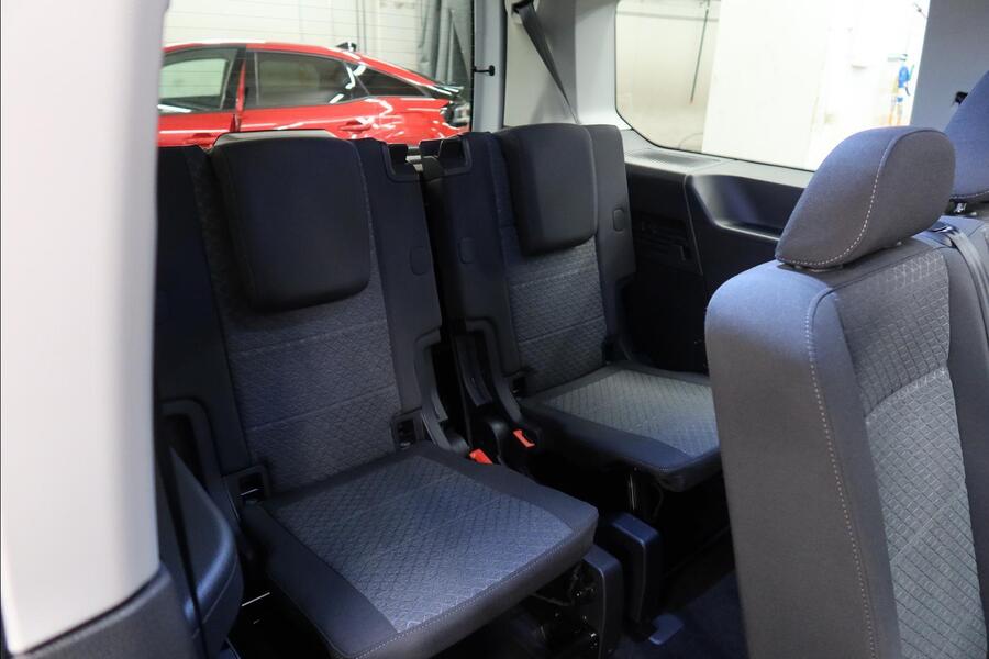 Ford Grand Tourneo Connect vaihtoauto