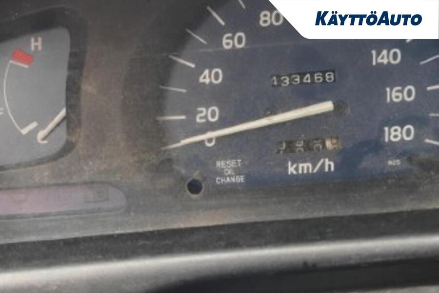 Toyota Hilux vaihtoauto