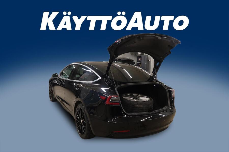 Tesla Model 3 vaihtoauto