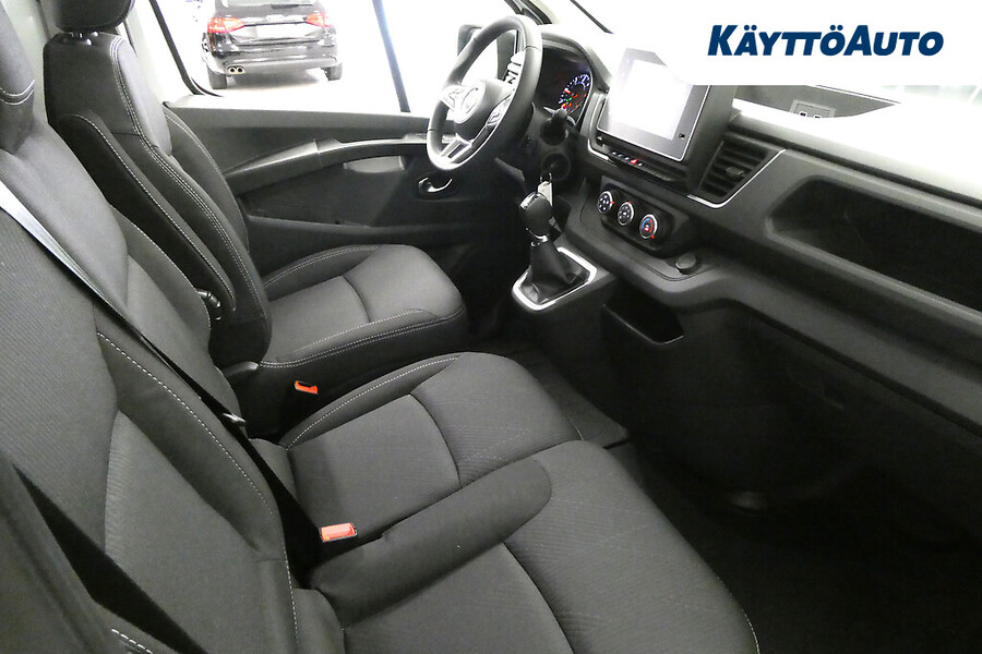 Nissan Primastar vaihtoauto