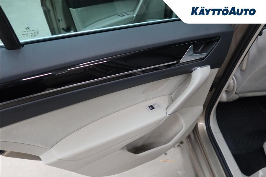 Volkswagen Golf Sportsvan vaihtoauto