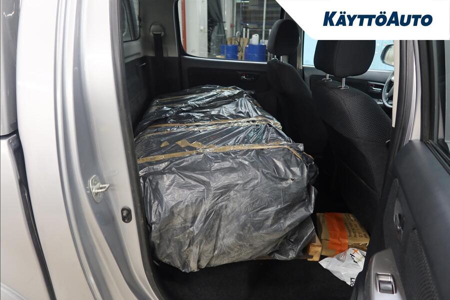 Toyota Hilux vaihtoauto