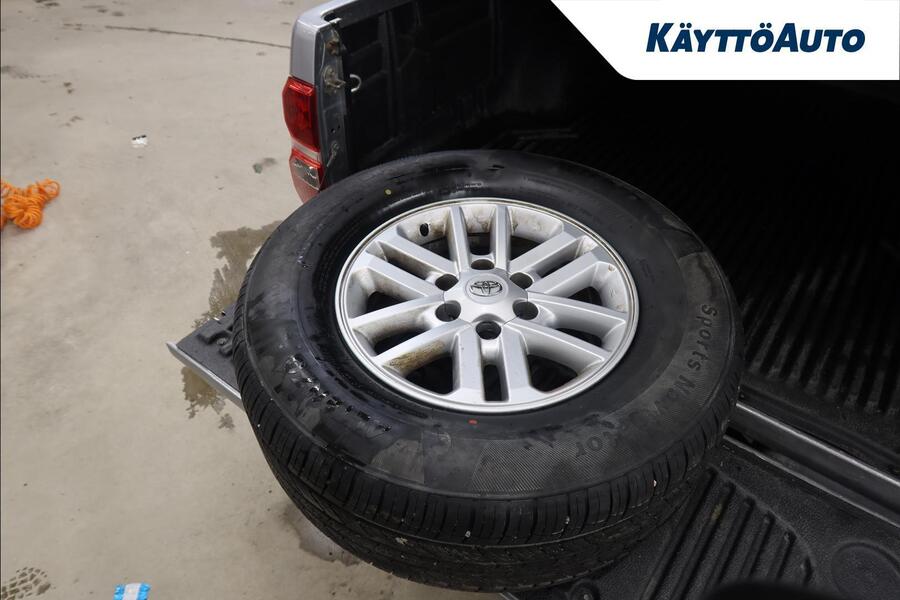 Toyota Hilux vaihtoauto