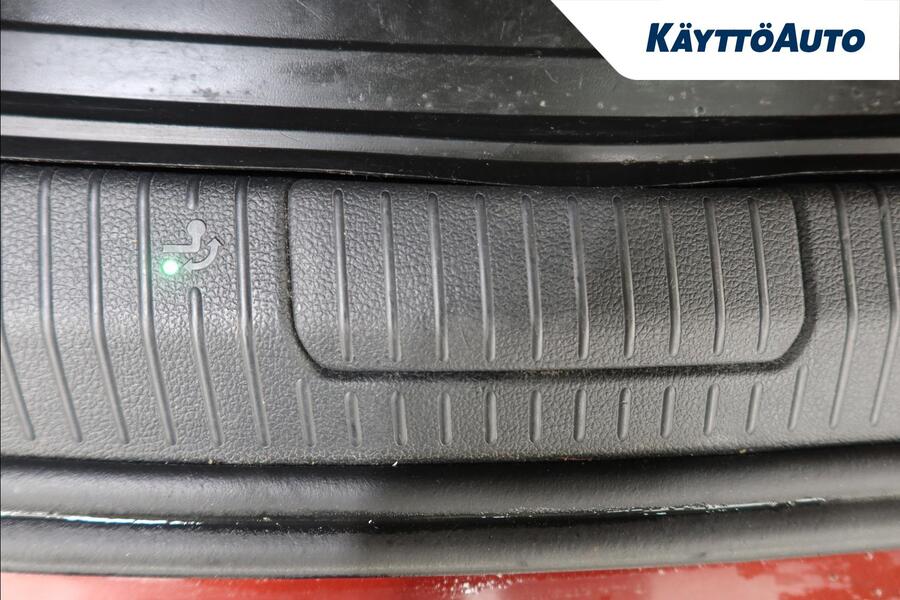 Volkswagen Golf Sportsvan vaihtoauto