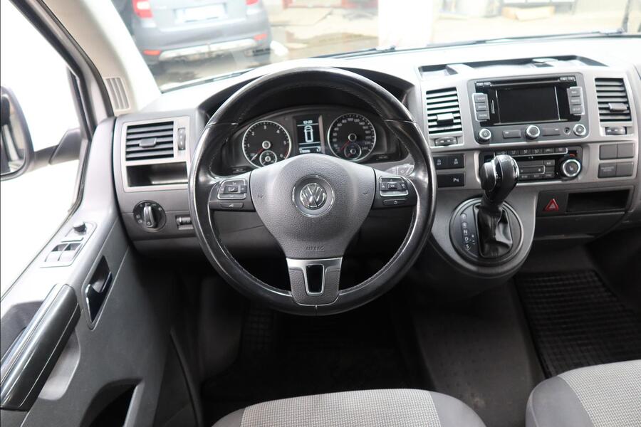 Volkswagen Caravelle vaihtoauto