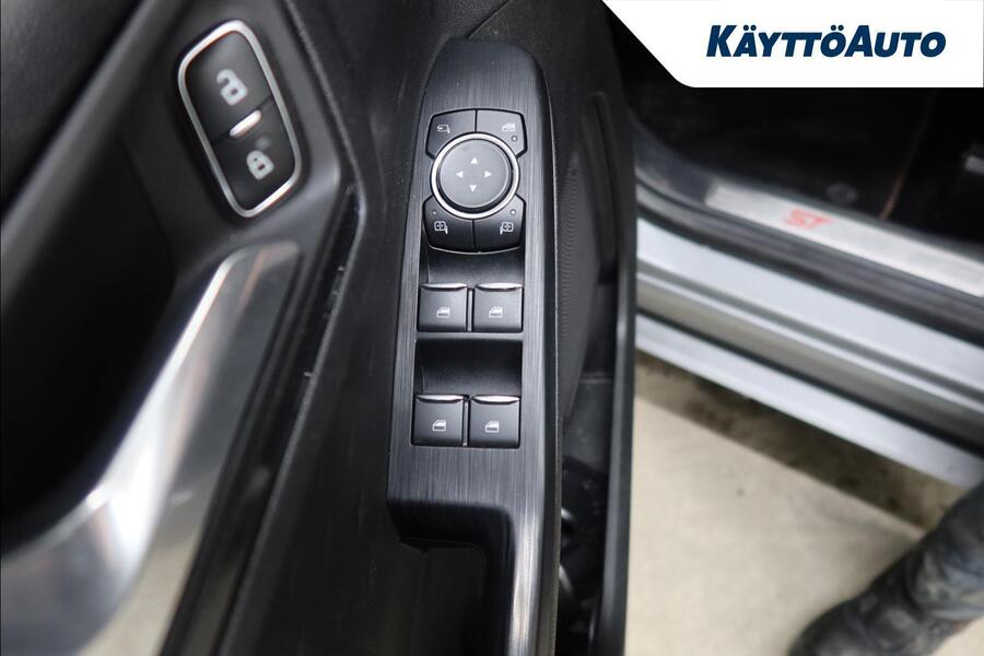 Ford Kuga vaihtoauto