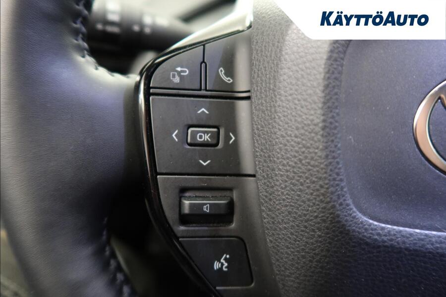 Toyota Prius Plug-in vaihtoauto