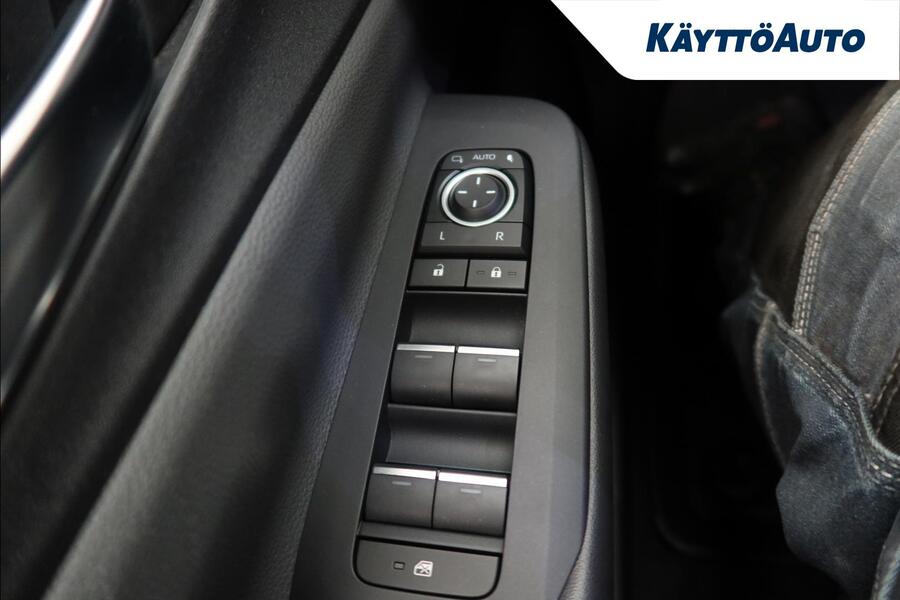 Toyota Prius Plug-in vaihtoauto