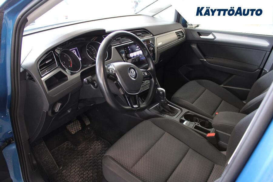 Volkswagen Touran vaihtoauto