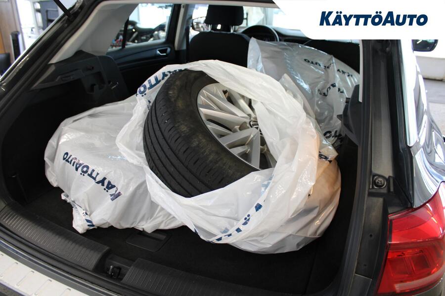 Volkswagen T-Roc vaihtoauto