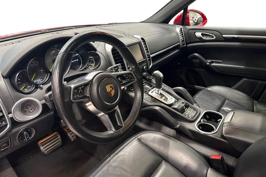 Porsche Cayenne vaihtoauto