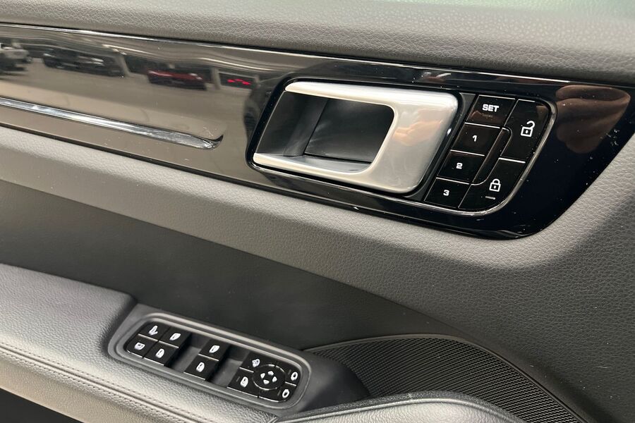 Porsche Cayenne vaihtoauto