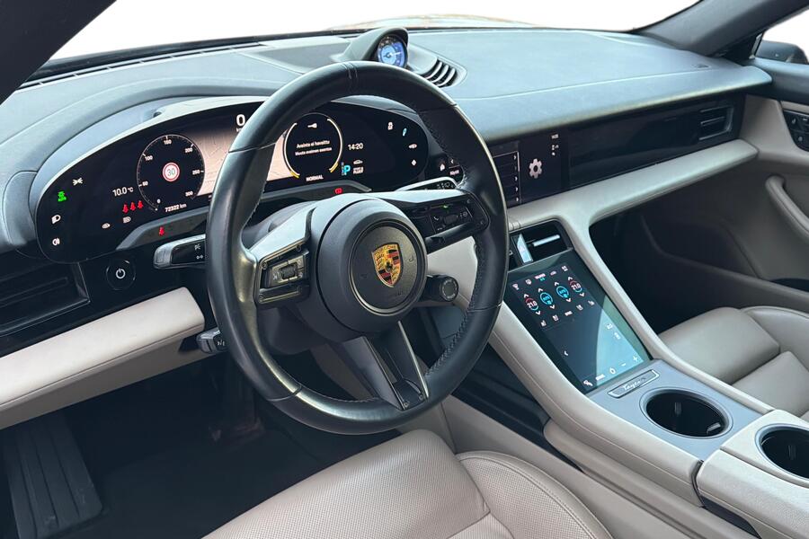 Porsche Taycan vaihtoauto