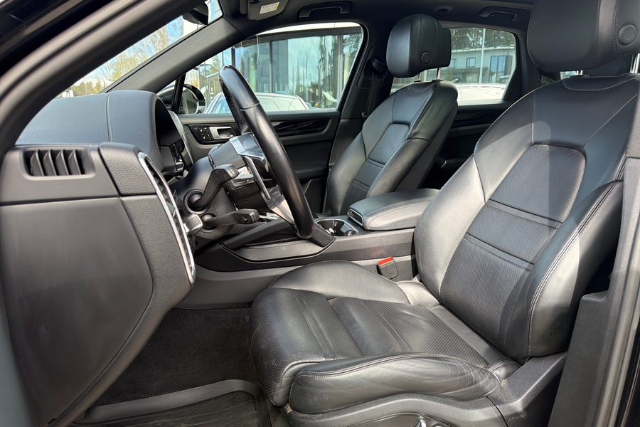 Porsche Cayenne vaihtoauto