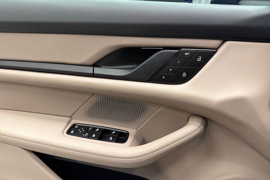 Porsche Taycan vaihtoauto