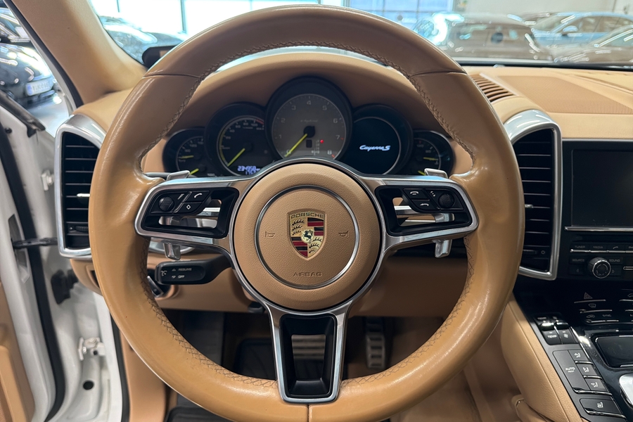 Porsche Cayenne vaihtoauto