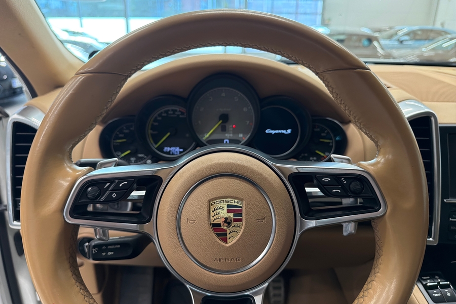 Porsche Cayenne vaihtoauto