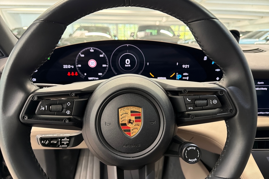 Porsche Taycan vaihtoauto