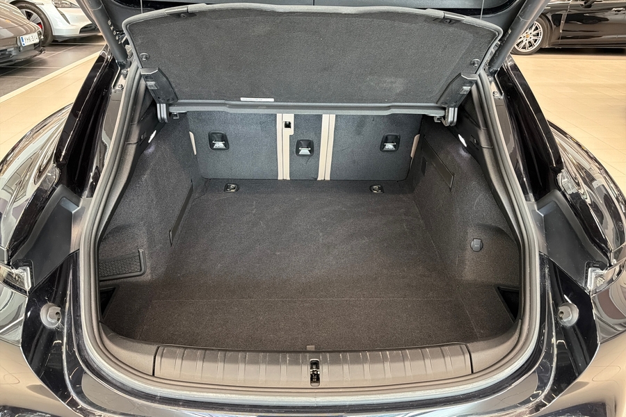 Porsche Taycan vaihtoauto