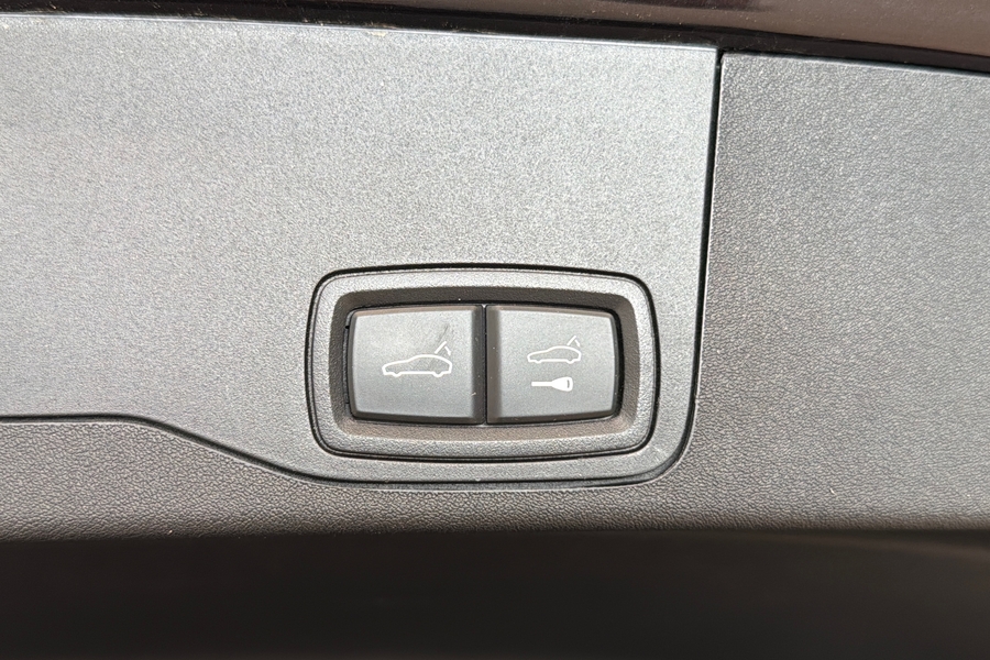 Porsche Taycan vaihtoauto