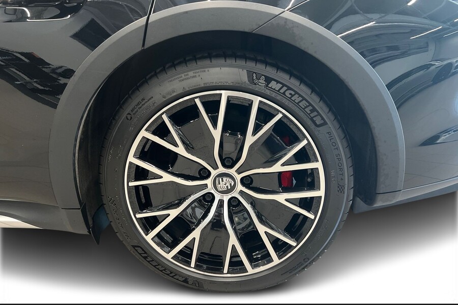 Porsche Taycan vaihtoauto