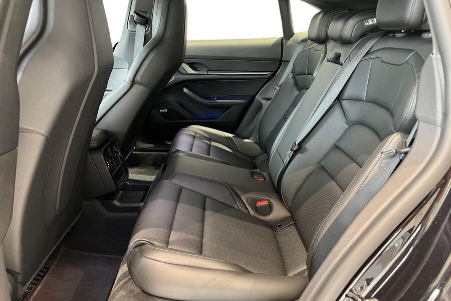 Porsche Taycan vaihtoauto