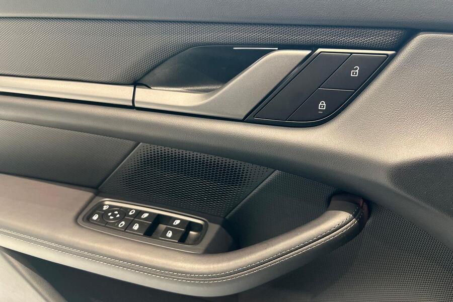 Porsche Taycan vaihtoauto