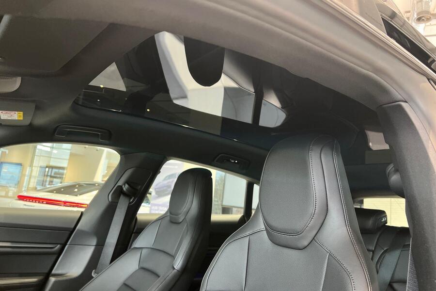 Porsche Taycan vaihtoauto