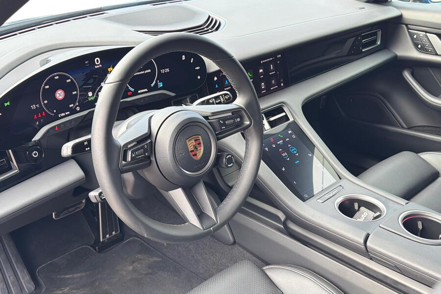 Porsche Taycan vaihtoauto