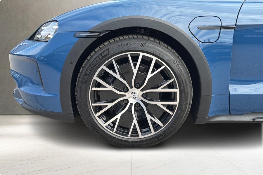 Porsche Taycan vaihtoauto