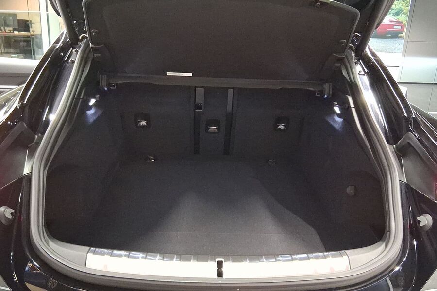 Porsche Taycan vaihtoauto