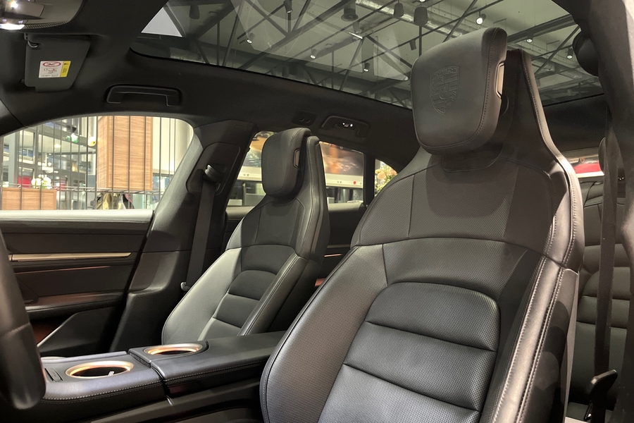 Porsche Taycan vaihtoauto