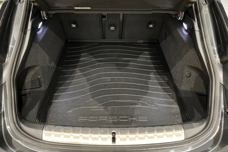 Porsche Taycan vaihtoauto