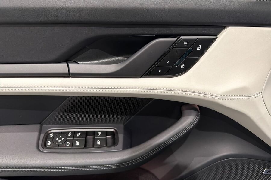 Porsche Taycan vaihtoauto