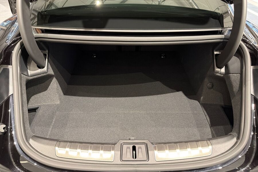 Porsche Taycan vaihtoauto