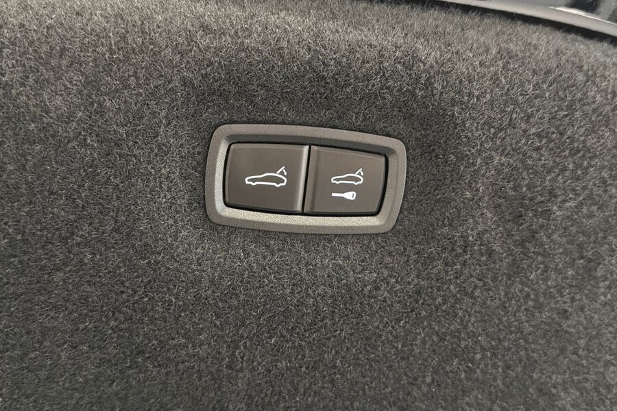 Porsche Taycan vaihtoauto