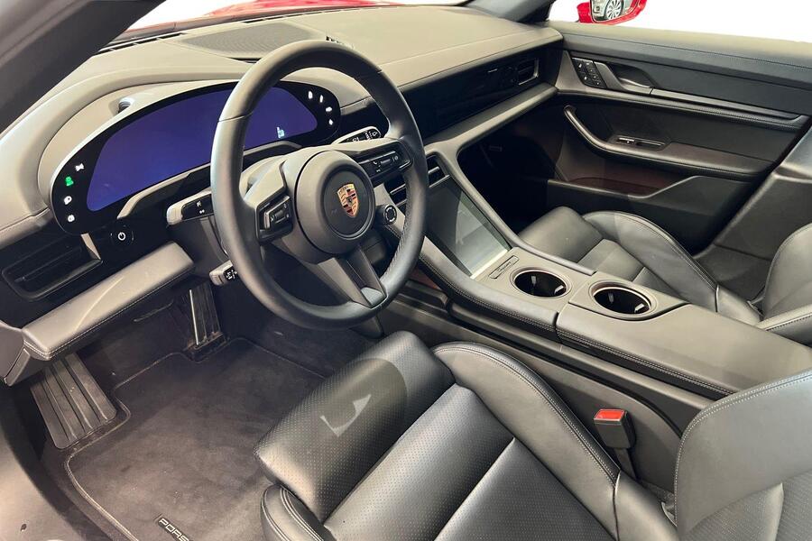 Porsche Taycan vaihtoauto