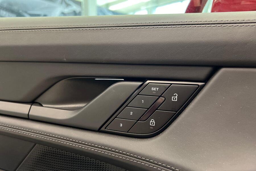 Porsche Taycan vaihtoauto