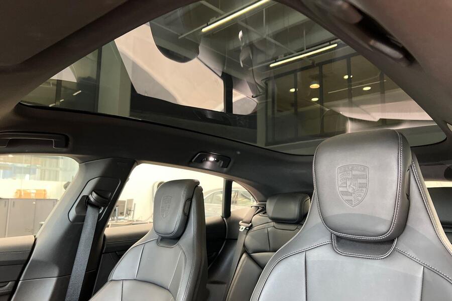 Porsche Taycan vaihtoauto