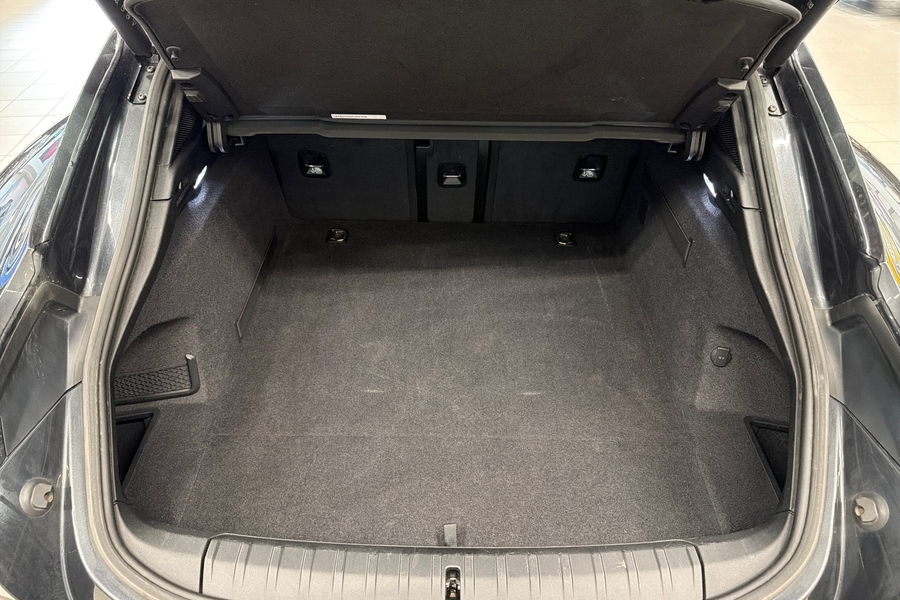 Porsche Taycan vaihtoauto